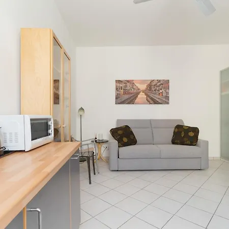 公寓 Guesthost - Comfy X2 In Navigli District 米兰