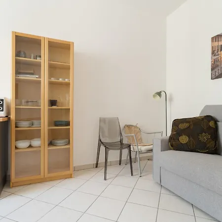 Guesthost - Comfy X2 In Navigli District * Milaan