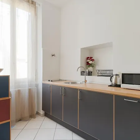 Guesthost - Comfy X2 In Navigli District * Milaan